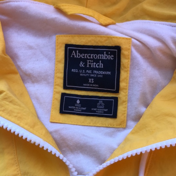 Abercrombie yellow windbreaker 💛 - Picture 3 of 6